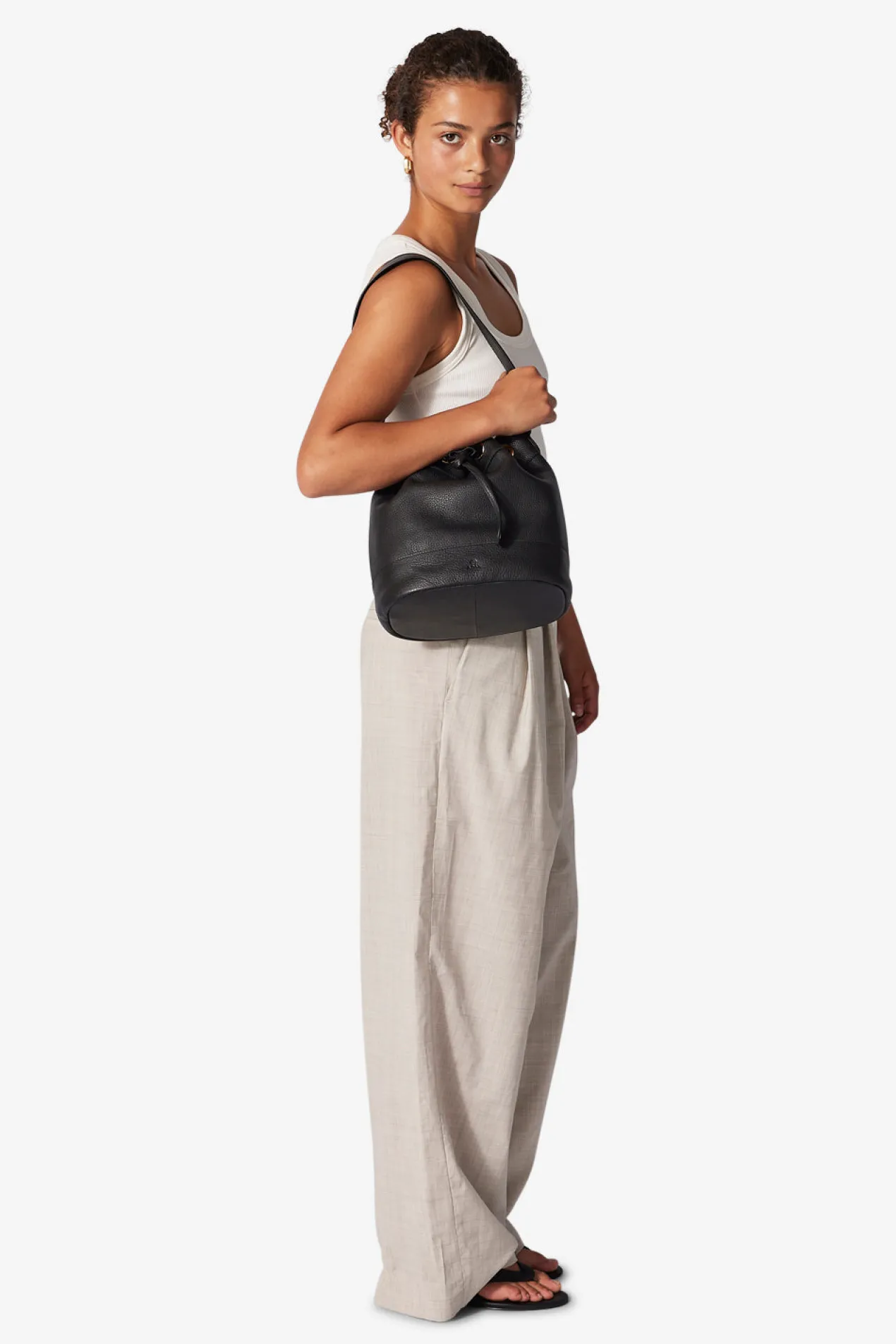 Cormorano bucket bag Elena Black